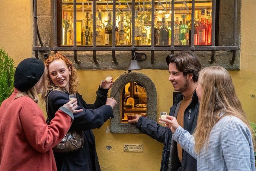 Explore Florence’s nightlife with drinks & history 1