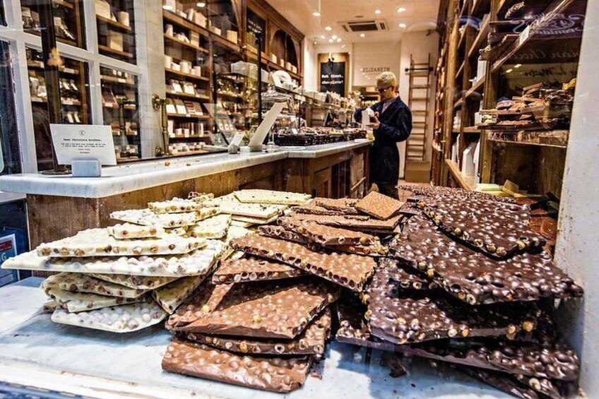 Lucerne: Chocolate Tasting and Walking Tour with a Local 3