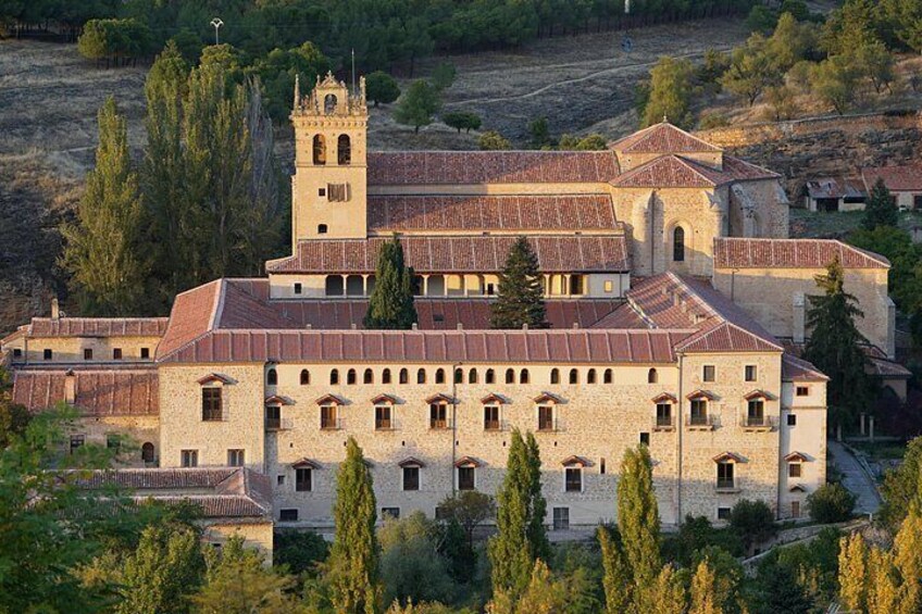 Half Day Segovia Private Tour by Minivan 4