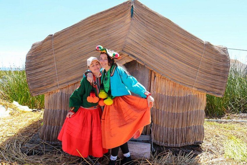 Traditional dress of the Uros 2