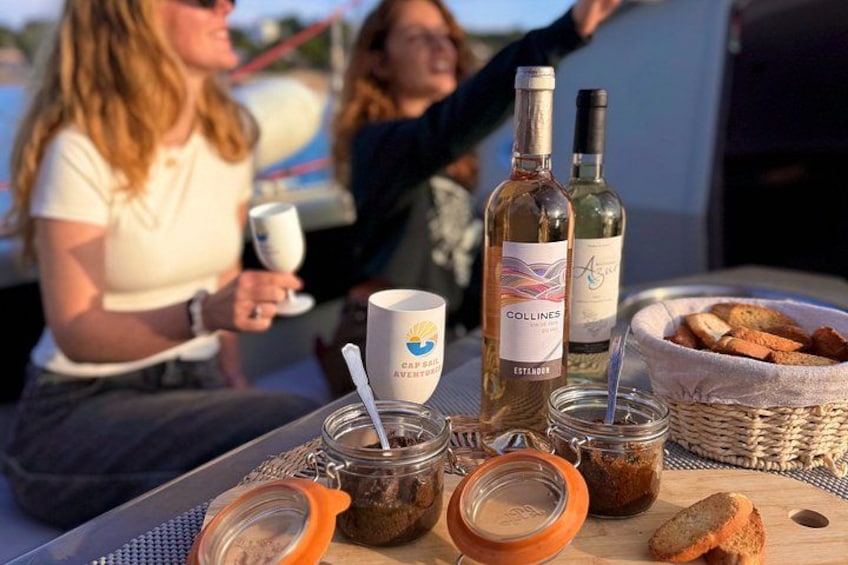 Sunset Sailing Cruise with aperitif at the Island 1