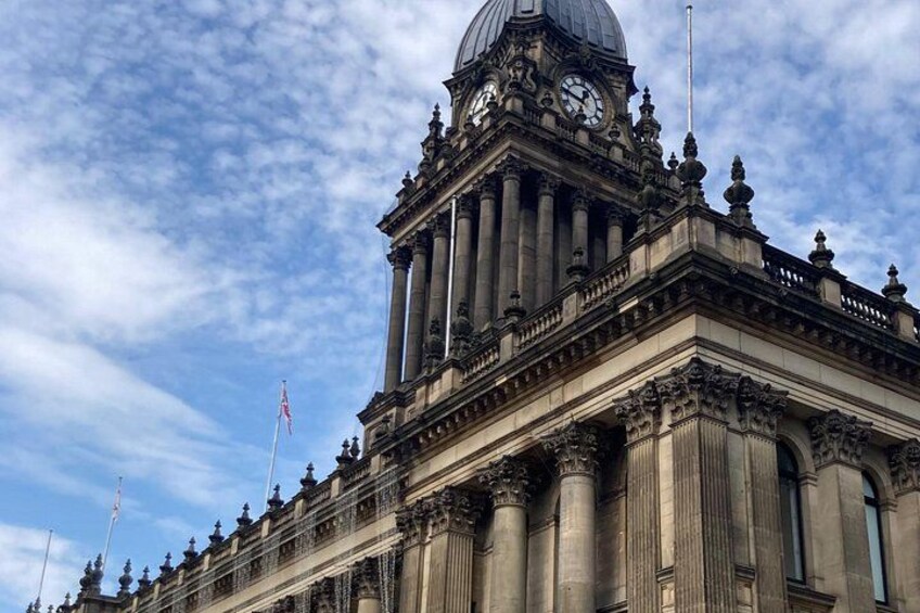 A Self-Guided Audio Tour of Leeds: Royals, Lions, and Golden Owls 1