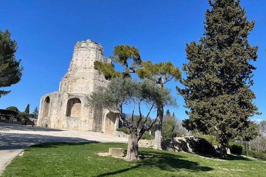 A tour of Nimes tailor-made 3