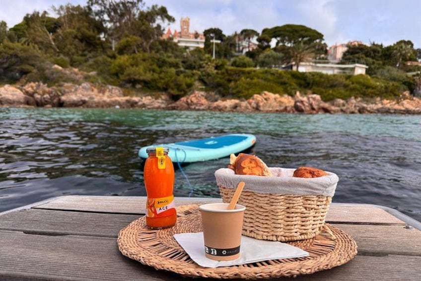 Antibes : Sailing boat trip with breakfast, snorkeling and paddle 2