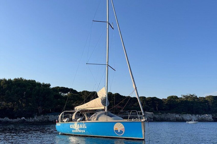 Antibes : Sailing boat trip with breakfast, snorkeling and paddle 3