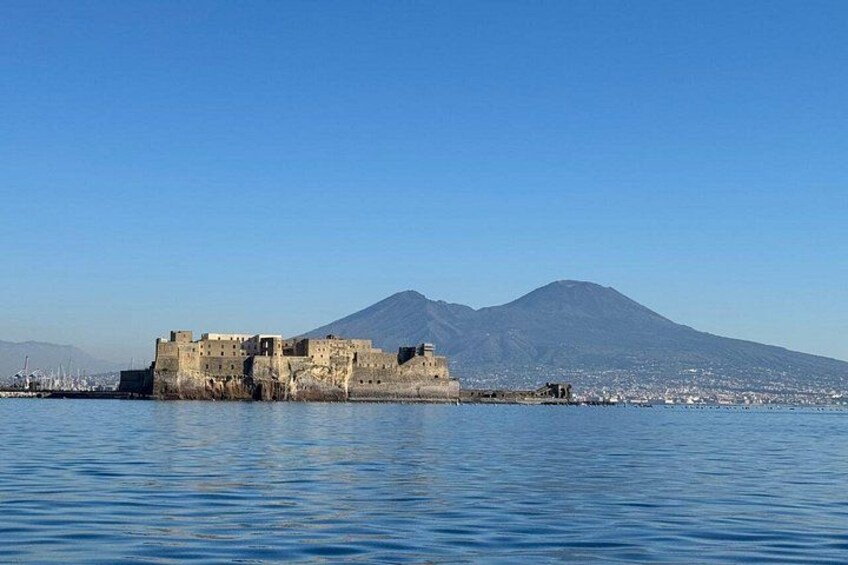 Boat experience along the coast of Naples and breathtaking views. 4