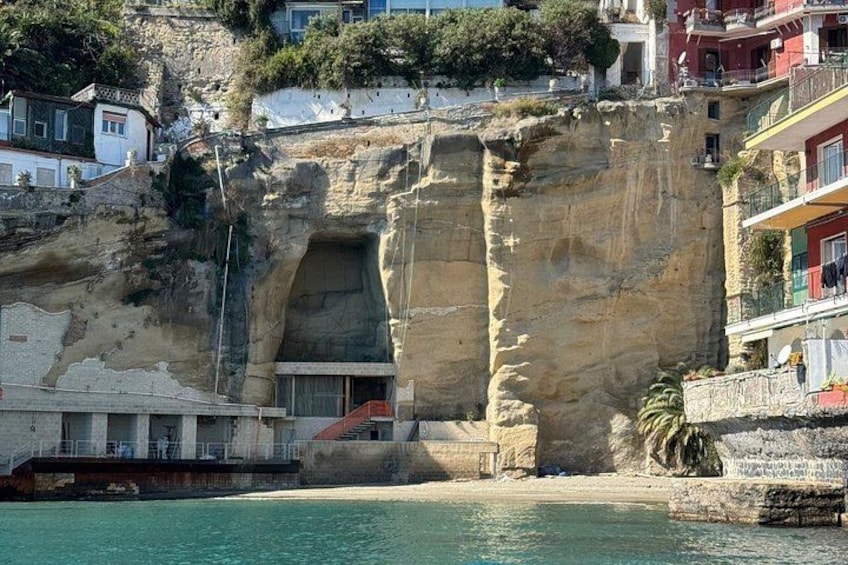 Boat experience along the coast of Naples and breathtaking views. 3