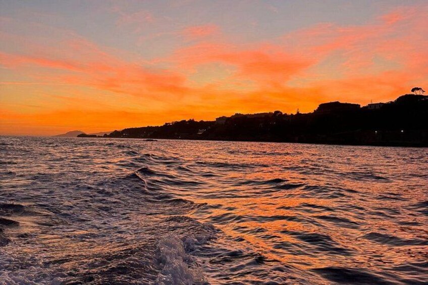 Boat experience along the coast of Naples and breathtaking views. 5