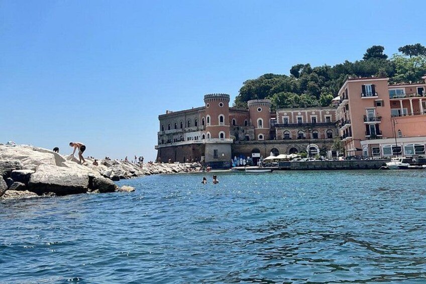 Boat experience along the coast of Naples and breathtaking views. 3