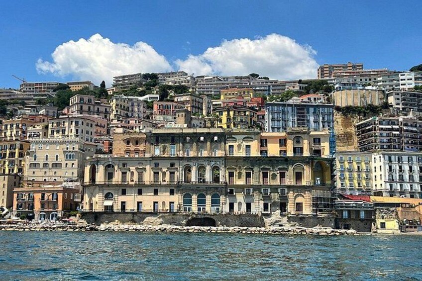 Boat experience along the coast of Naples and breathtaking views. 2