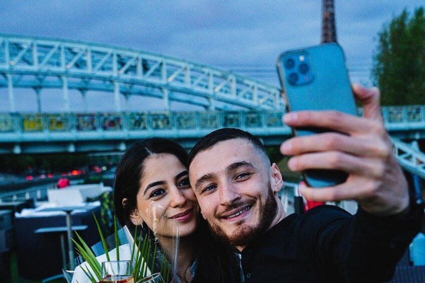 Say cheese with the Eiffel Tower – immortalize your love in the City of Light. 4