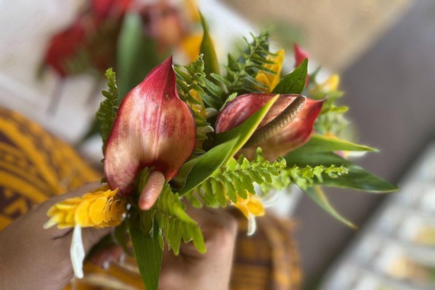 Hawaiian Floral Crown Weaving in Hilo 1