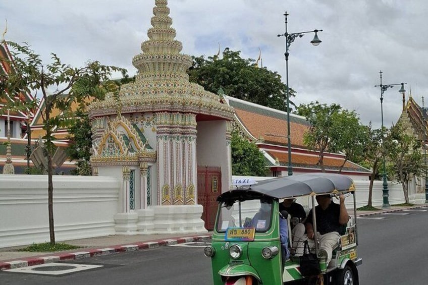 Bangkok Sunset Tuk-Tuk Experience: Heritage, Lights & Yaowarat 4