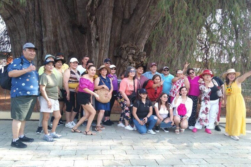 Visit to the Tule Tree, a Tree more than 2000 thousand years old 5