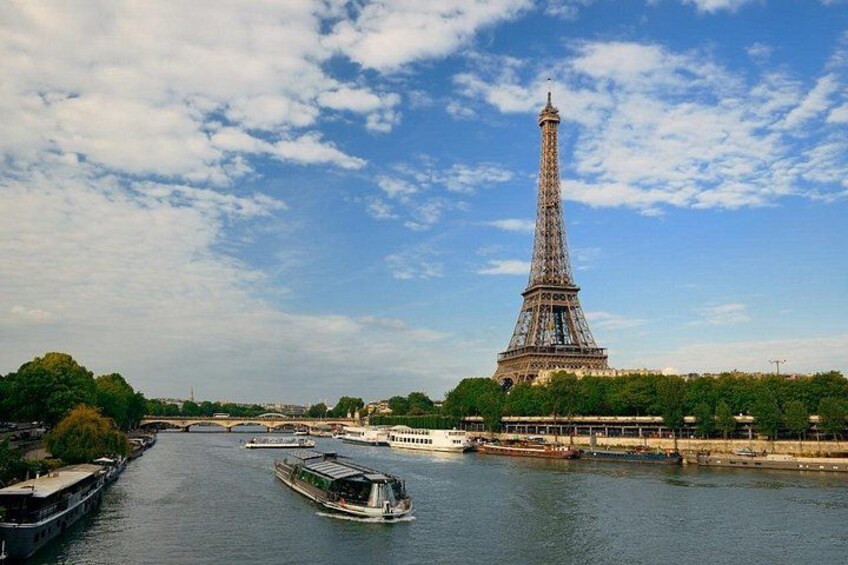 Paris in 60 Minutes Seine River Cruise 2