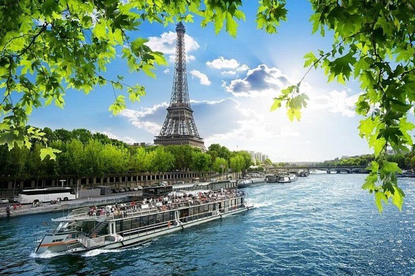 Paris in 60 Minutes Seine River Cruise 1