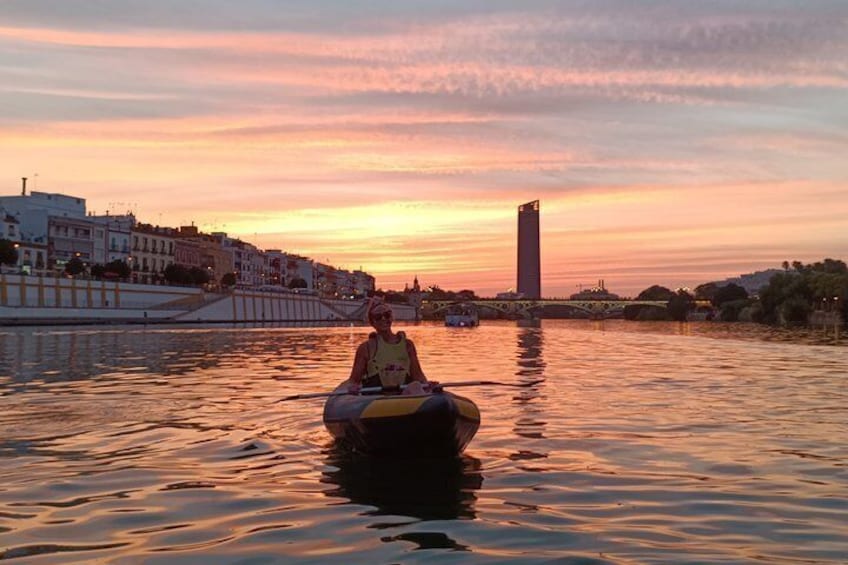 Sunset kayak tour in Seville 1