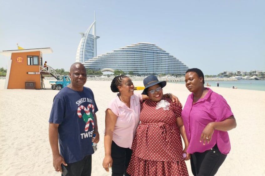 Abu Dhabi City Tour with Grand Mosque & Buffet Lunch 1