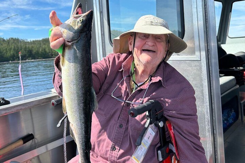 Novice angler or long-experienced, all people are welcome on board! 4