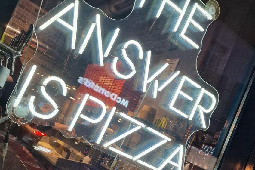 Best pizzas, most legendary pubs. Discover the nightlife district of Munich. 2