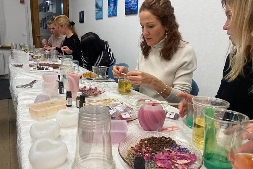 Art and Wine Sip and Paint Party in an Art Studio in Riga 3