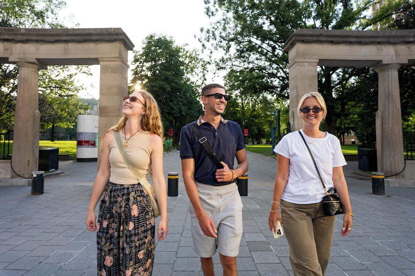 Montreal Premium Driving Tour with AML Cruise and Notre Dame 3