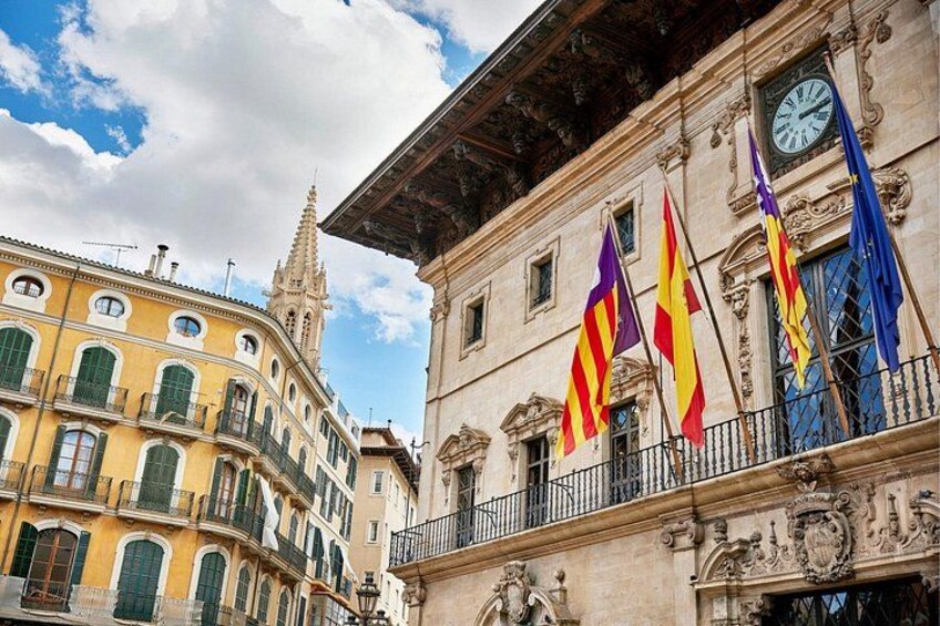 Palma de Mallorca Private Tour with Skip-the-Line Cathedral Entry 4