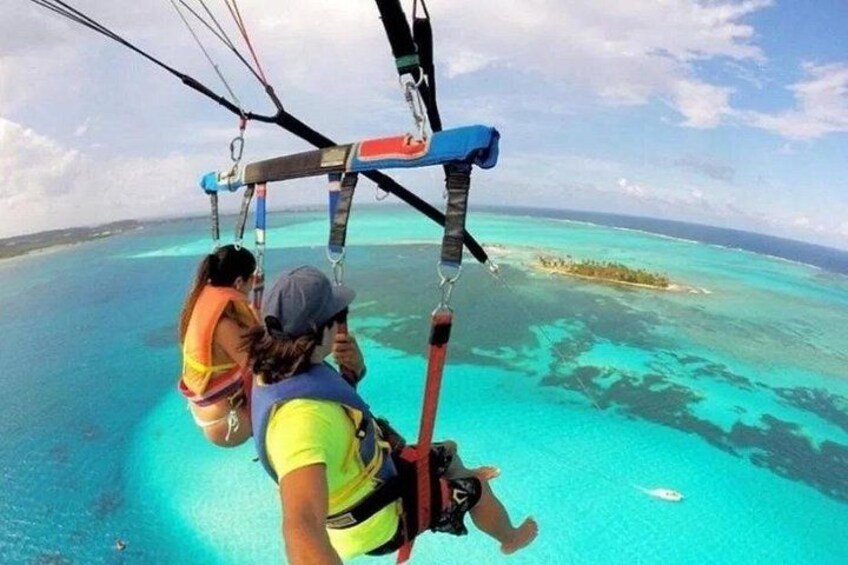 Full Parasailing Tour in San Andres Island 1