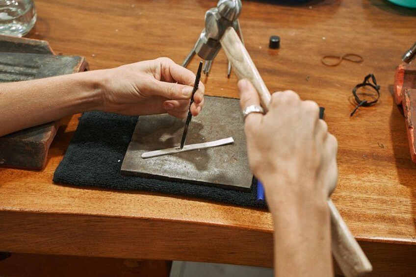 Create your own beautiful silver jewelry at Ubud Town Center Silver Class 1
