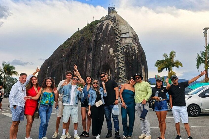 PREMIUM Guatapé Tour: Rock, Luxury boat ride, Meals & Llamas 3