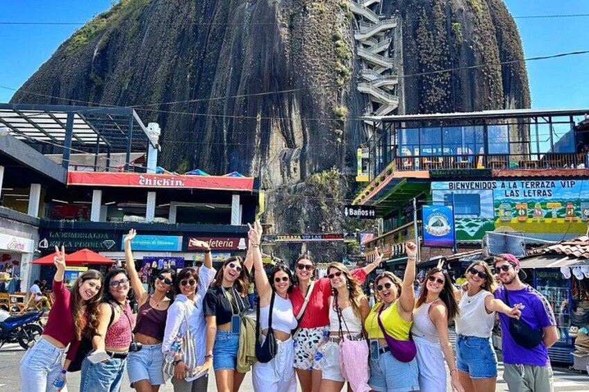 PREMIUM Guatapé Tour: Rock, Luxury boat ride, Meals & Llamas 4