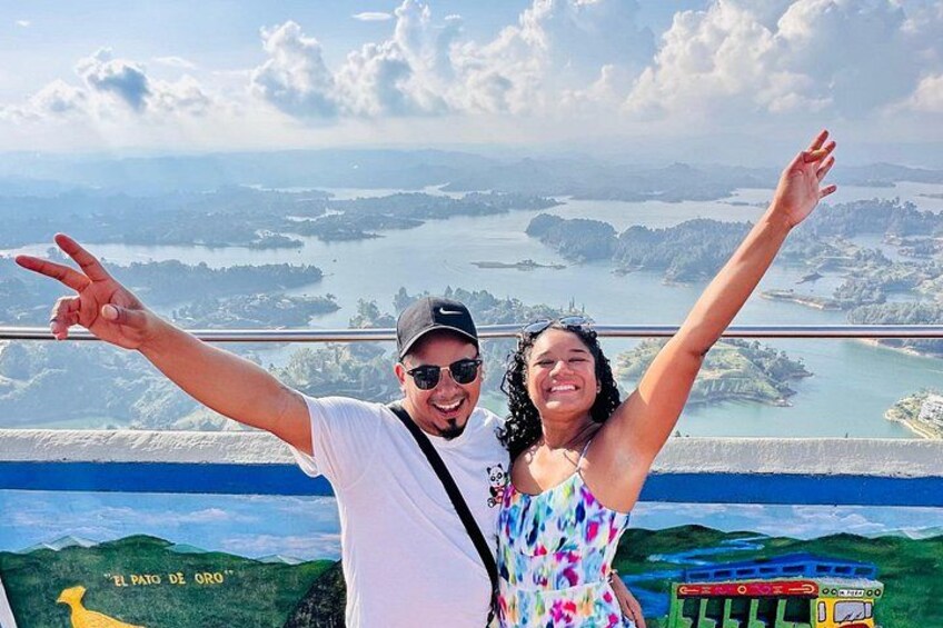 PREMIUM Guatapé Tour: Rock, Luxury boat ride, Meals & Llamas 2