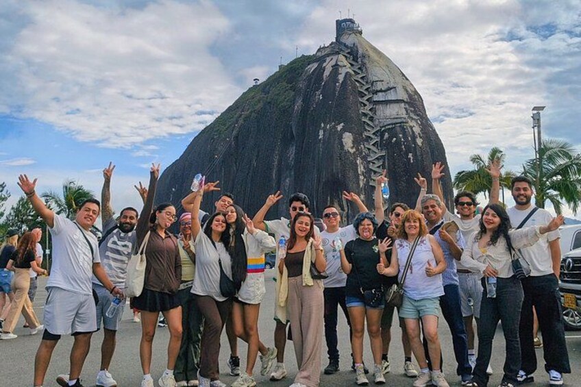 PREMIUM Guatapé Tour: Rock, Luxury boat ride, Meals & Llamas 2