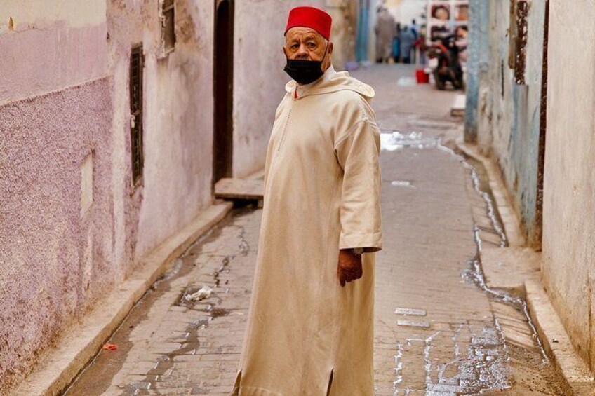 Discover Fes with an local guide ,souks and historical monuments 3