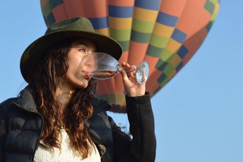 Private Balloon Flight in Teotihuacan with Breakfast in Cavern 1