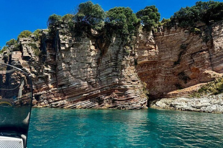 Speedboat Tour Swimming Snorkeling in Pigeon Cave Mirror Beach 3