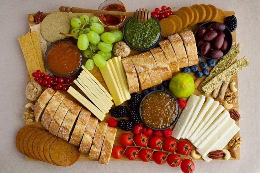 Wine Experience in Rosario - Organic Wines and Vegan Snack Board 2