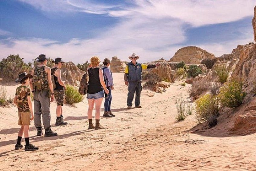 Mungo National Park: Mungo Lunette Guided Tour 1