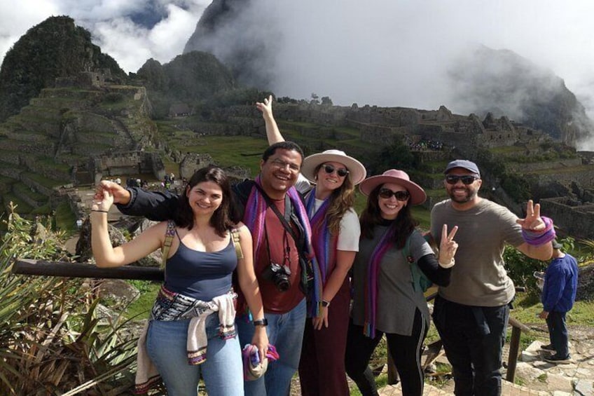 Private Tourist Guide in Machupicchu (From Aguas Calientes). 3