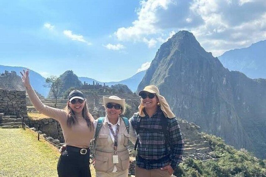 Private Tourist Guide in Machupicchu (From Aguas Calientes). 4
