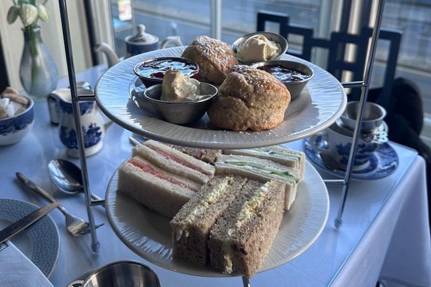Afternoon Tea with Castle Views in Edinburgh 2