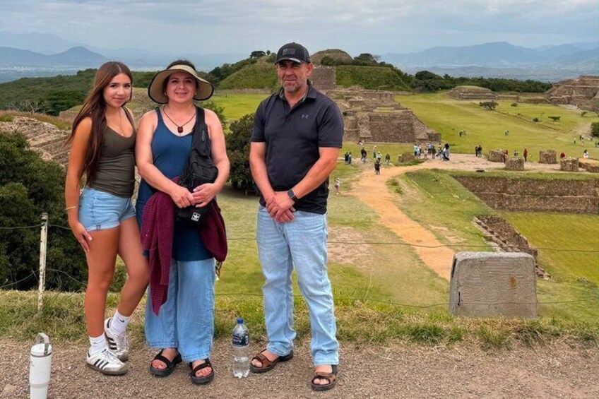 Monte Alban, Hierve el Agua, Teotitlan del Valle and Mezcal Tour 2