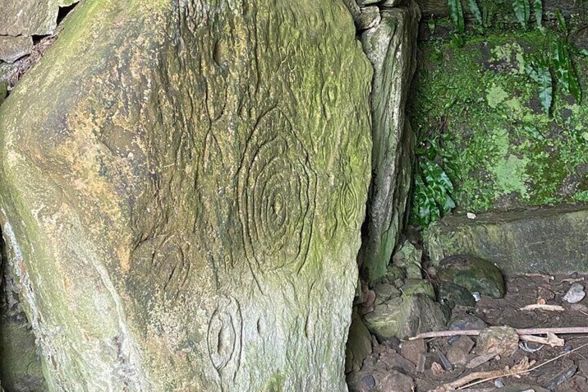 Hill of Tara: 5000 years old Mound of Hostages 5