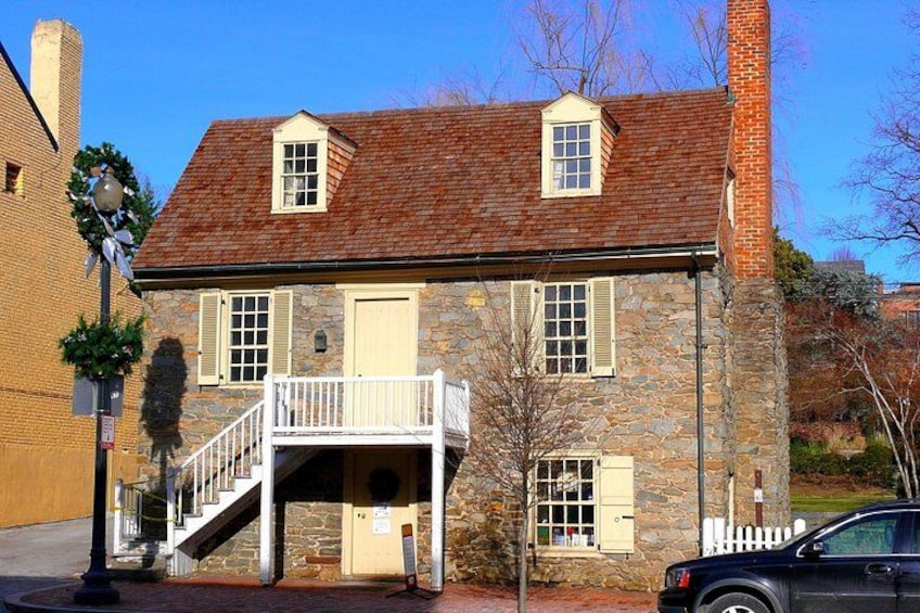 Georgetown's Famous Ghosts Smartphone Guided Haunted Walking Tour 2