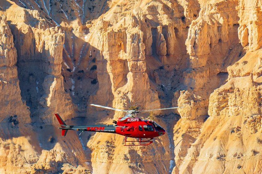 Soar past North Bryce Canyon by helicopter 2