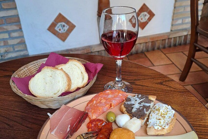 Taormina: Sicilian Street Food & Wine Tour by Do Eat Better 5