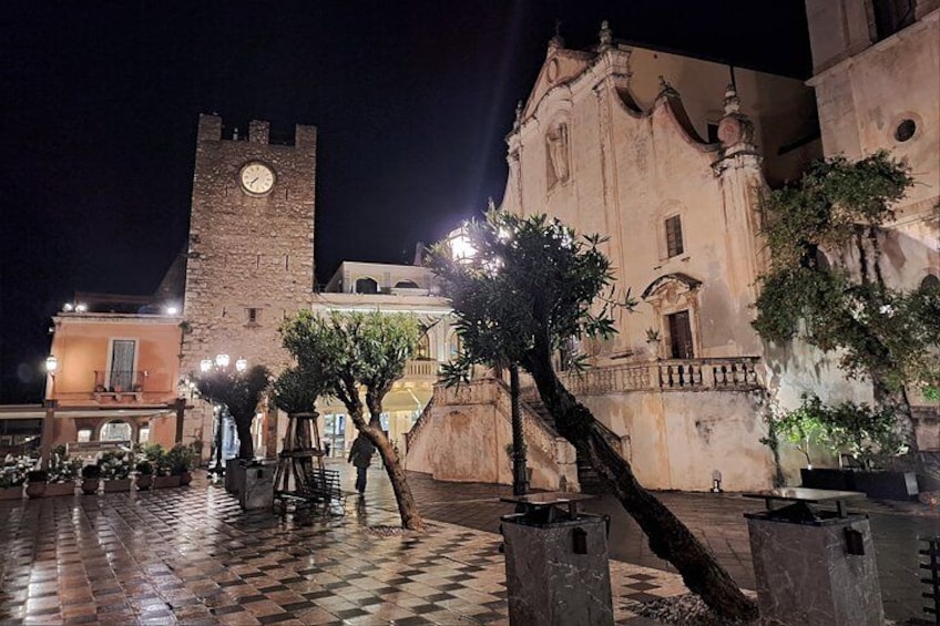 Taormina: Sicilian Street Food & Wine Tour by Do Eat Better 3