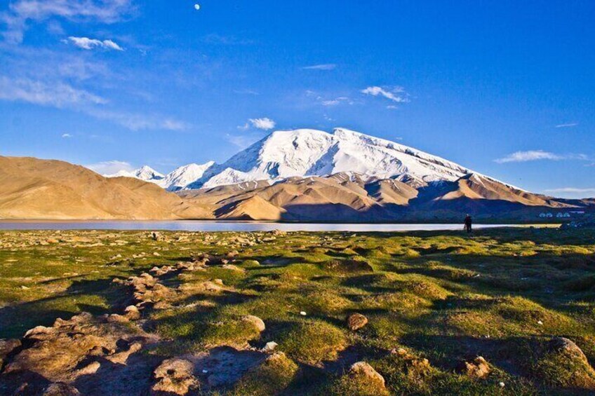 Muztagh Ata Climbing and Skiing Expedition 1