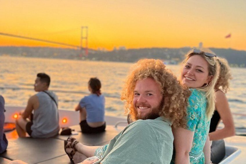 Cheers to stunning sunsets and unforgettable moments on our Bosphorus yacht tour. 3