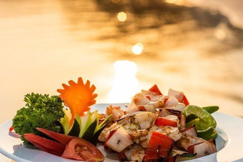 Private Beach and Full Food Tour to Charm Island 3